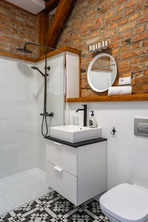 Apartamenty Torunskie Pod Krzywa Wieza エクステリア 写真
